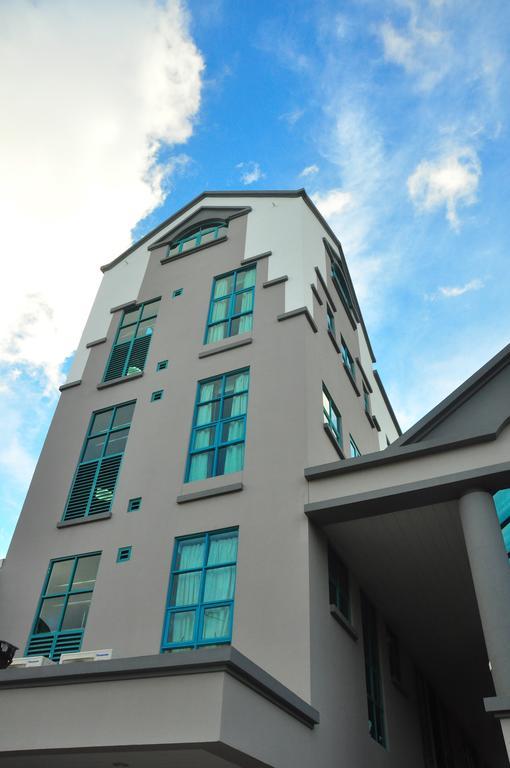 Tat Place Hotel Kuala Belait Esterno foto